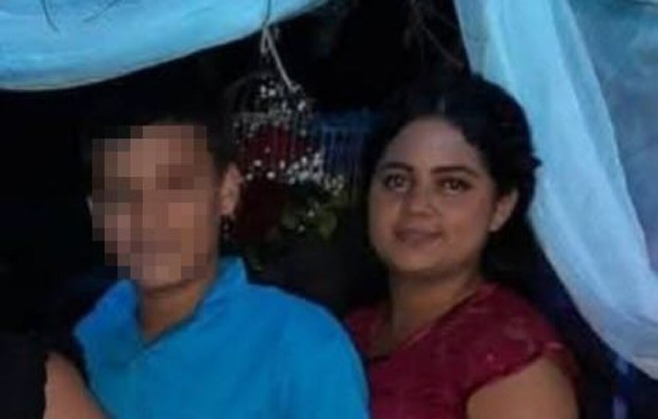 Se tratan de los hermanos Sergio Esteban, de 17 años y Luisa Fernanda Trujillo Peña de 19 años, de acuerdo con las primeras informaciones, los menores estaban celebrando un cumpleaños cuando fueron sorprendidos por la explosión