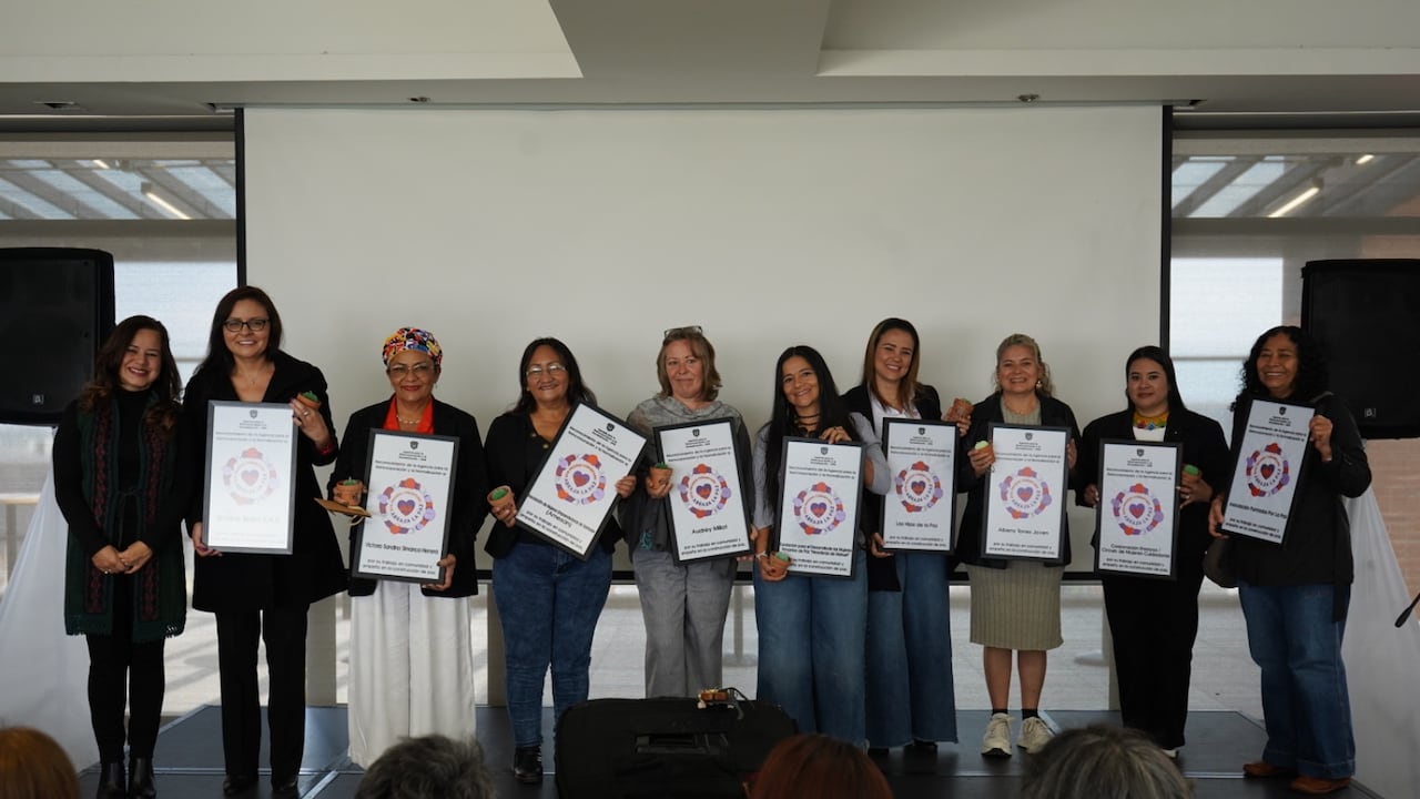 Estas acciones hacen parte de una inversión nacional que asciende a 6.380 millones de pesos, recursos destinados a apoyar iniciativas productivas y comunitarias lideradas por personas en proceso de reincorporación, promoviendo alternativas de generación de ingresos, estabilidad económica y reconciliación en zonas históricamente afectadas por el conflicto armado.