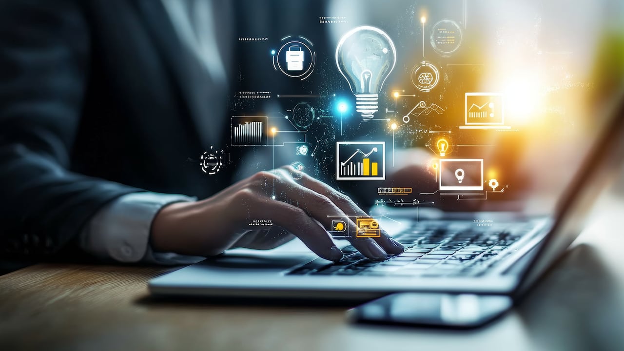 Ahora el uso de la IA en las holding potencia las capacidades del talento humano y permite ofrecer mejores servicios.