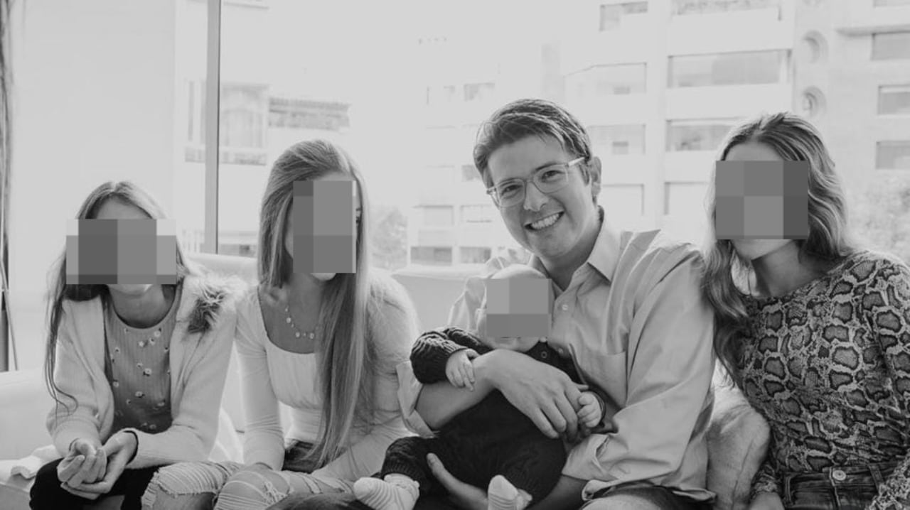 La publicación estuvo acompañada de una foto de Miguel Uribe junto a sus hijos.