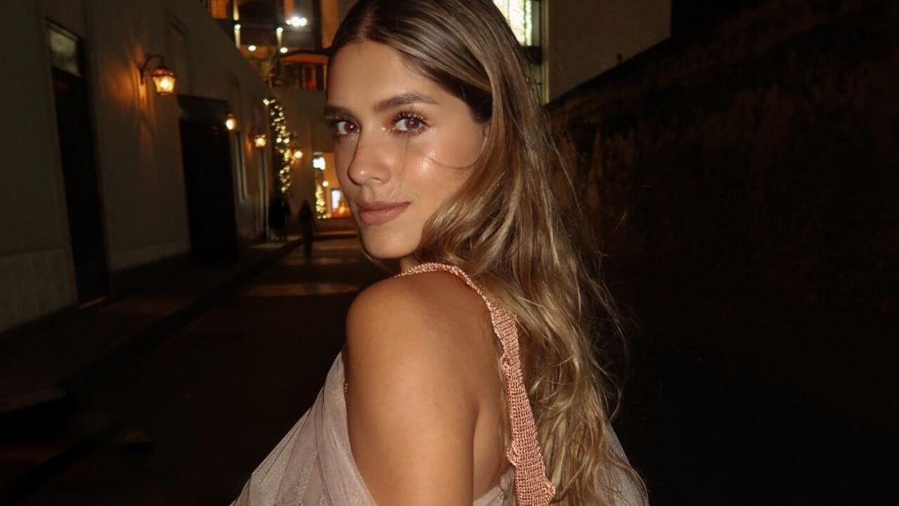 Laura Tobón enciende las redes con candente baile de Navidad