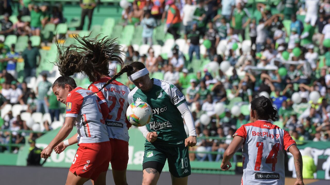 Imagen del partido de ida de la final de la Liga Femenina 2024 entre Deportivo Cali e Independiente Santa Fe.