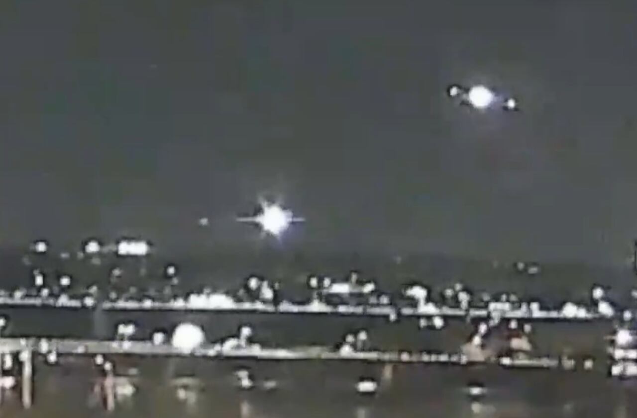 El incidente, que sorprendió a los equipos de seguridad del aeropuerto, ocurrió en pleno proceso de aproximación del avión.