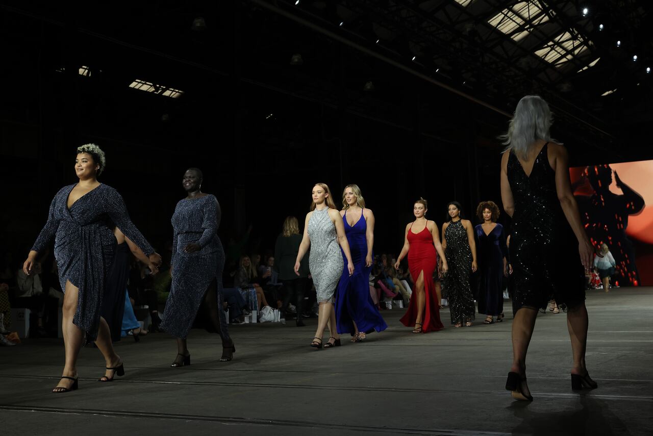 Pasarela de modelos plus size en el marco de la Semana de la Moda de Australia.