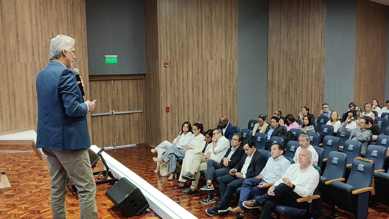 Cristóbal Padilla Tejeda, director de la Agencia Nacional de Contratación Pública, Colombia Compra Eficiente