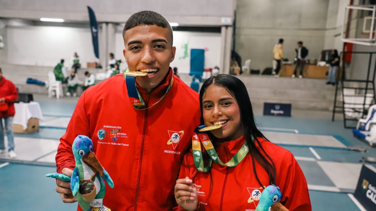 Isaac Camayo Guerrero le dio al Valle del Cauca una emocionante medalla de oro en la categoría juvenil de florete en la primera edición de los Juegos Nacionales de la Juventud que se realizó en el Eje Cafetero
