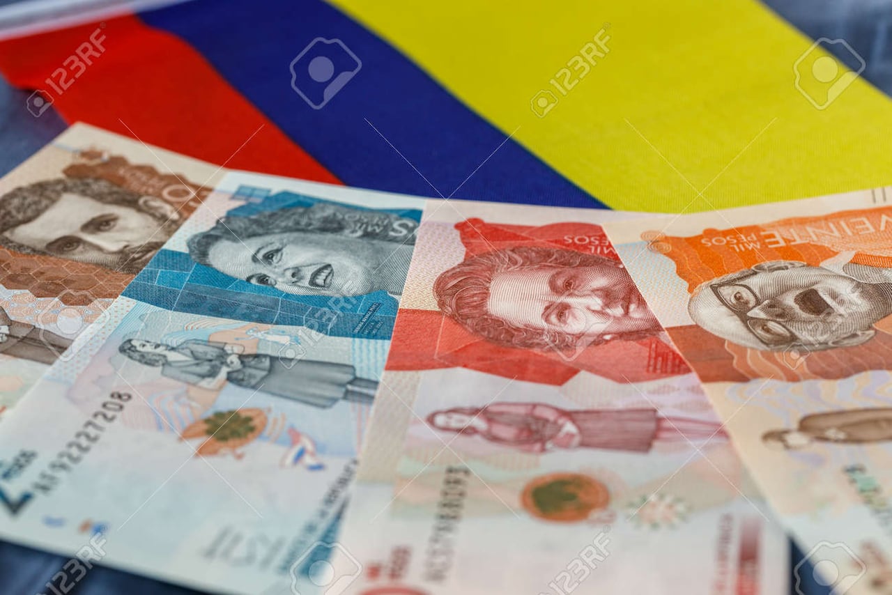 Muchas personas aún pagan sus compras con dinero en efectivo.