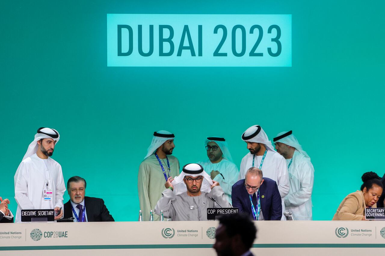 Las intensas sesiones con todo tipo de delegados se prolongaron hasta altas horas de la madrugada del miércoles, luego de que el documento inicial de la presidencia de la Conferencia de las Partes de Naciones Unidas molestó a muchos países al evitar un llamado contundente a tomar acciones para frenar el calentamiento global.