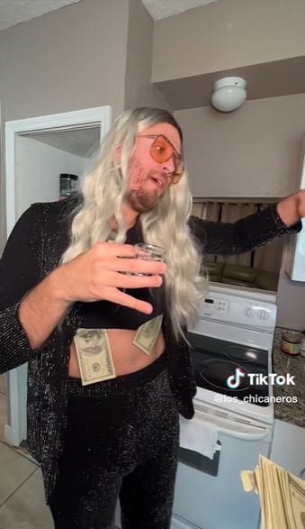 La Shakira "chicanera" inventando la letra de TQG. Foto: Tik Tok @los_chicaneros.