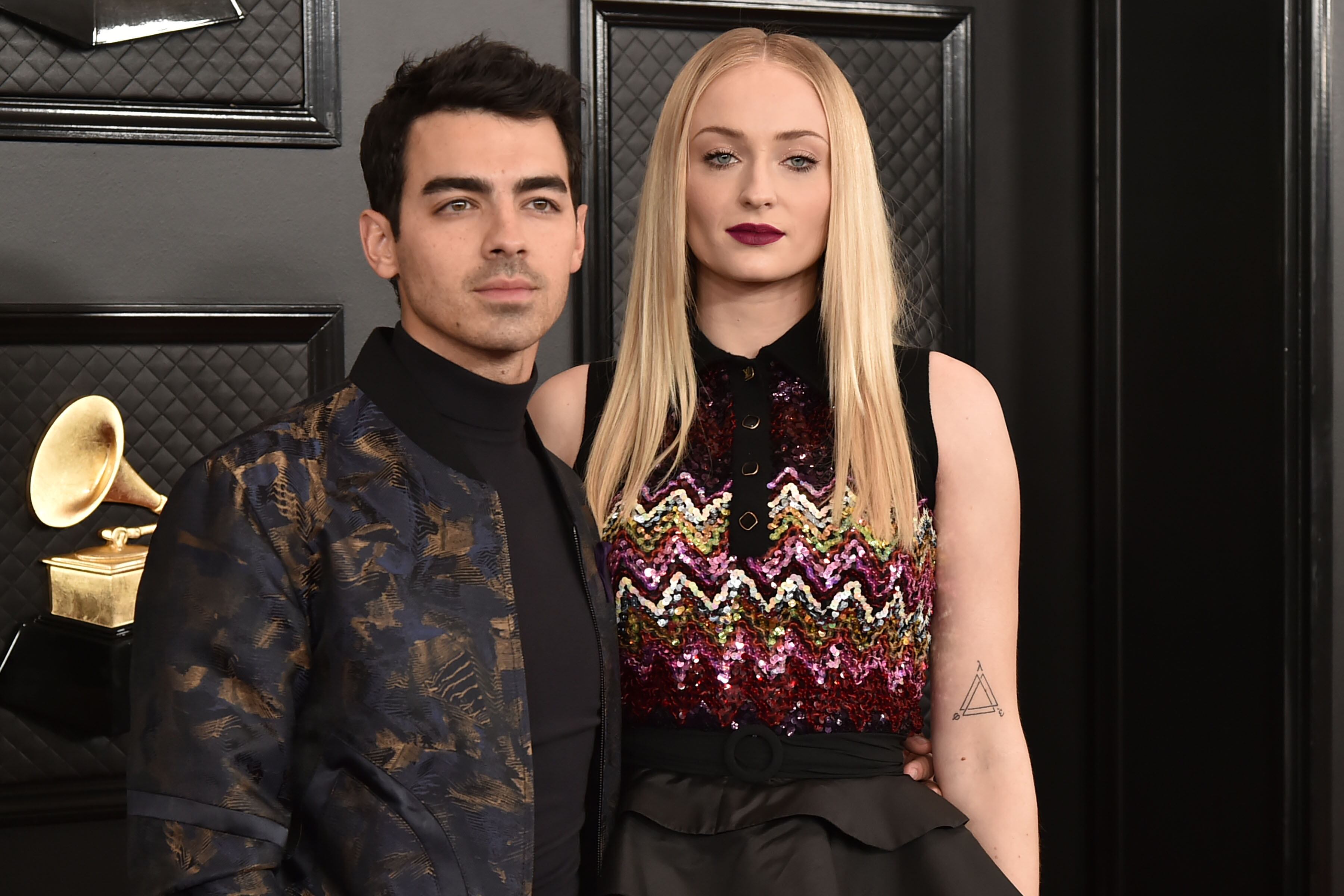 Joe Jonas y Sophie Turner asisten a la 62a Entrega Anual de los Premios Grammy en el Staples Center el 26 de enero de 2020 en Los Ángeles, CA. (Foto de David Crotty/Patrick McMullan vía Getty Images)