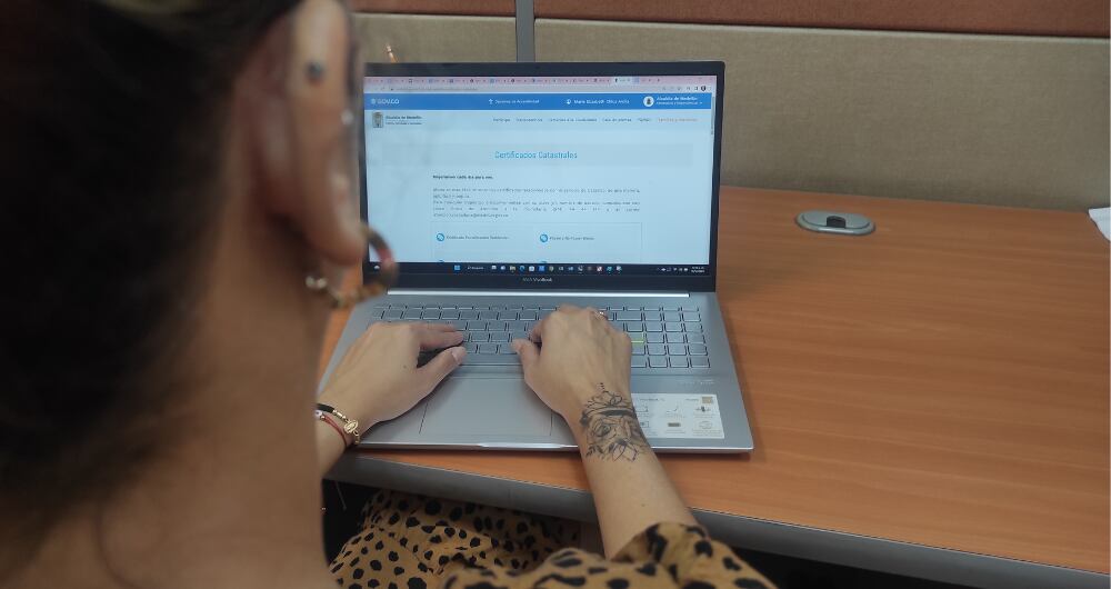 Alcaldía de Medellín habilita página web para descargar el certificado de estratificación residencial.