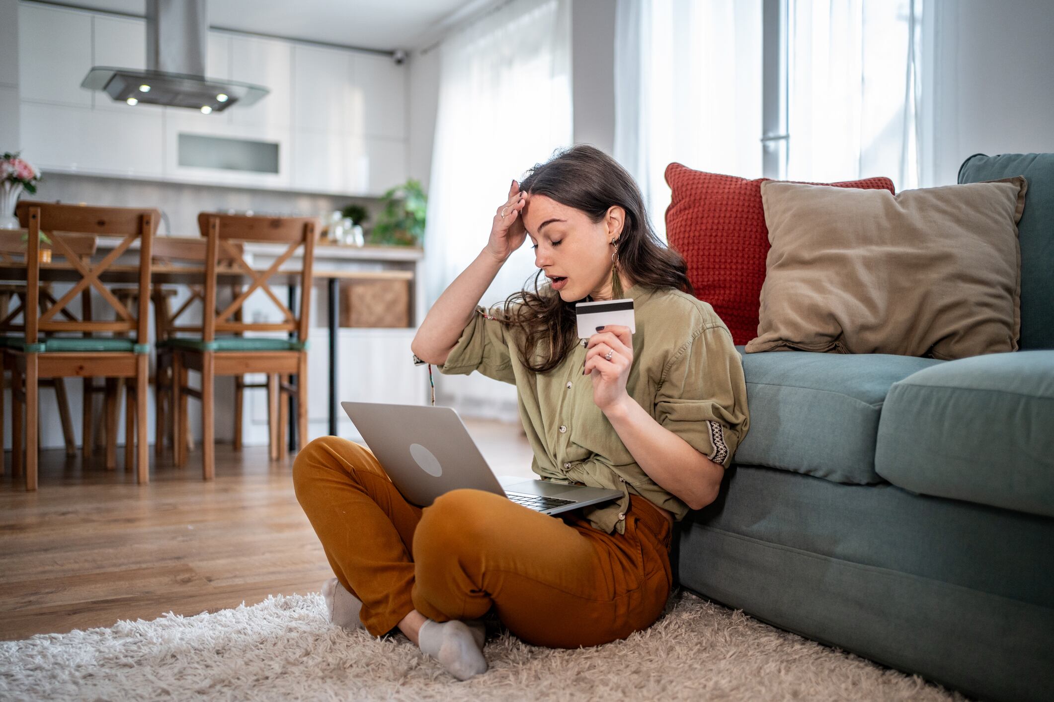 Los ciberdelincuentes también intensifican su actividad durante estas fechas.