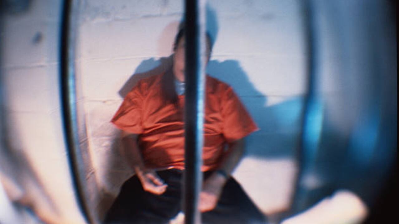 El agresor se habría ganado la confianza de la niña para obtener material sexual de ella.