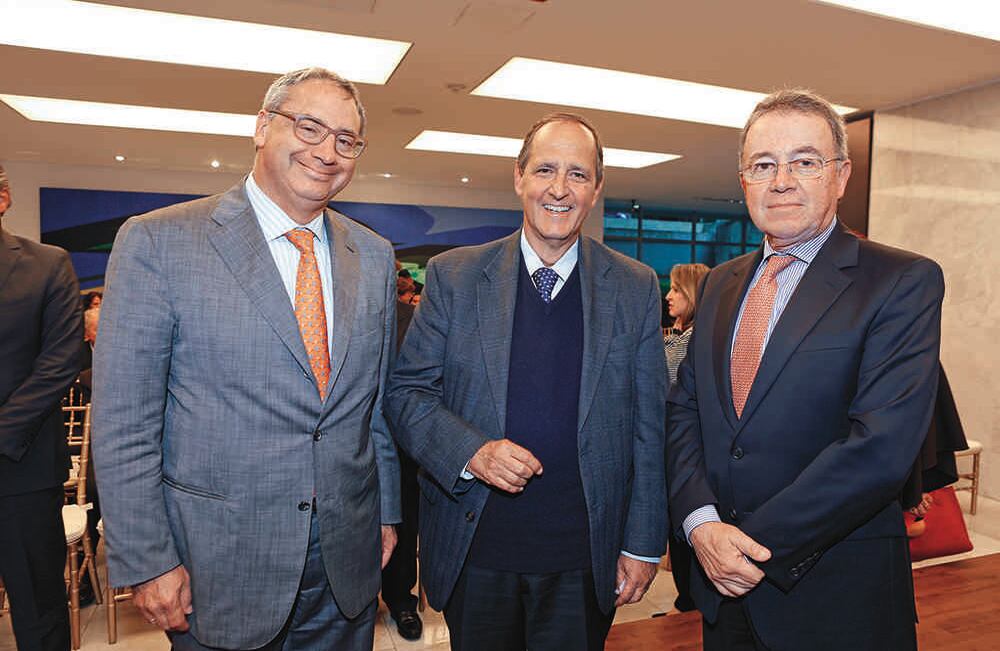 Enrique Cavelier, Juan Camilo Restrepo y José Alberto Vélez.