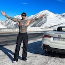 Yeferson Cossio en uno de sus viajes.