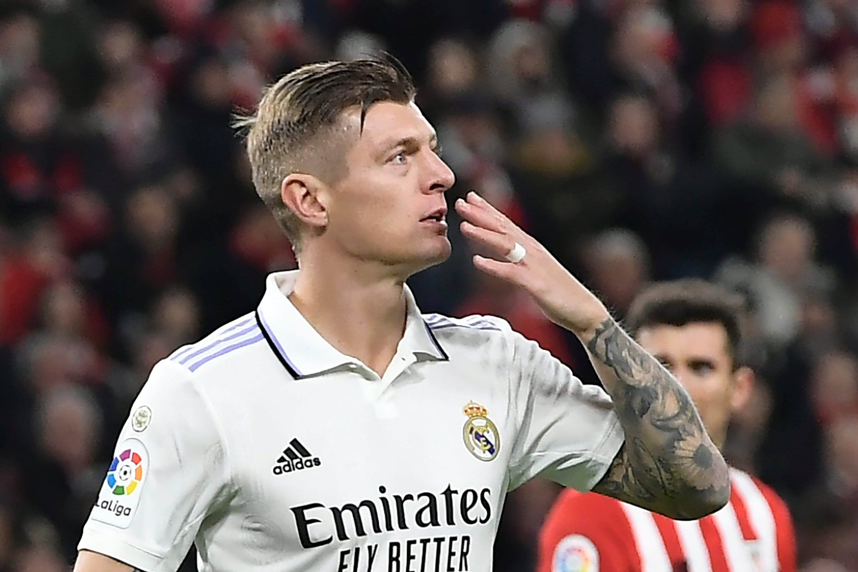 Real Madrid's Toni Kroos celebrates after scoring his side's second goal during the Spanish La Liga soccer match between Athletic Club Bilbao and Real Madrid at the San Mames stadium in Bilbao, Spain, Sunday, Jan. 22, 2023. (AP Photo/Alvaro Barrientos)
