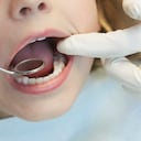 A parte del cepillado de dientes correcto, existen preparaciones naturales para prevenir el mal aliento en niños. Foto: Getty Images.