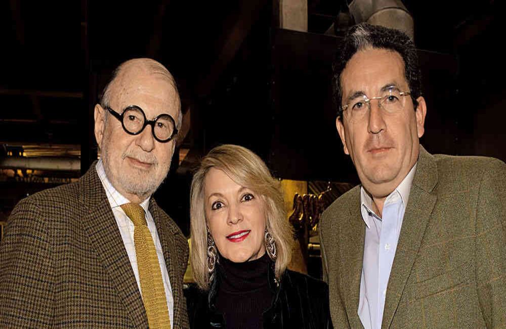 Alberto Casas, María Emma Mejía y Juan Mesa.