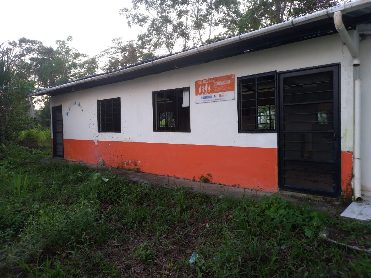 Cerca a esta escuela en Nariño, las disidencias de las Farc que buscan la 'paz total' instalaron artefactos explosivos poniendo en riesgo la vida de 50 niños, según las Fuerzas Militares.