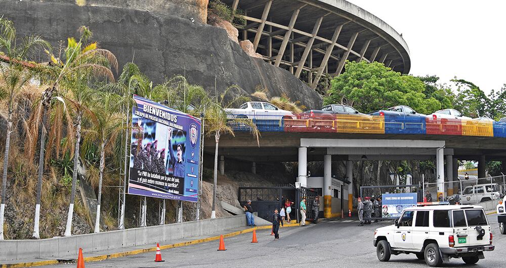 Decenas de opositores están detenidos en el Helicoide, según HRW.