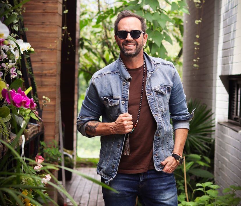 Ladrones armados se metieron a la casa de Lucas Arnau.