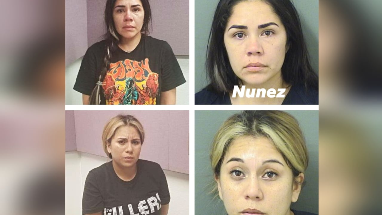 Las mujeres fueron detenidas en una cárcel local.