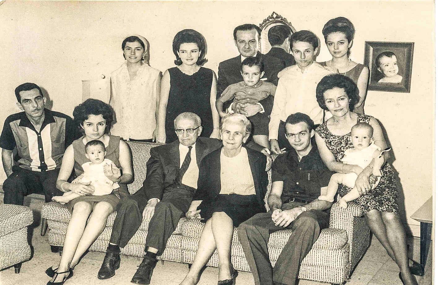 De 15 años en las bodas de oro de sus abuelos maternos.