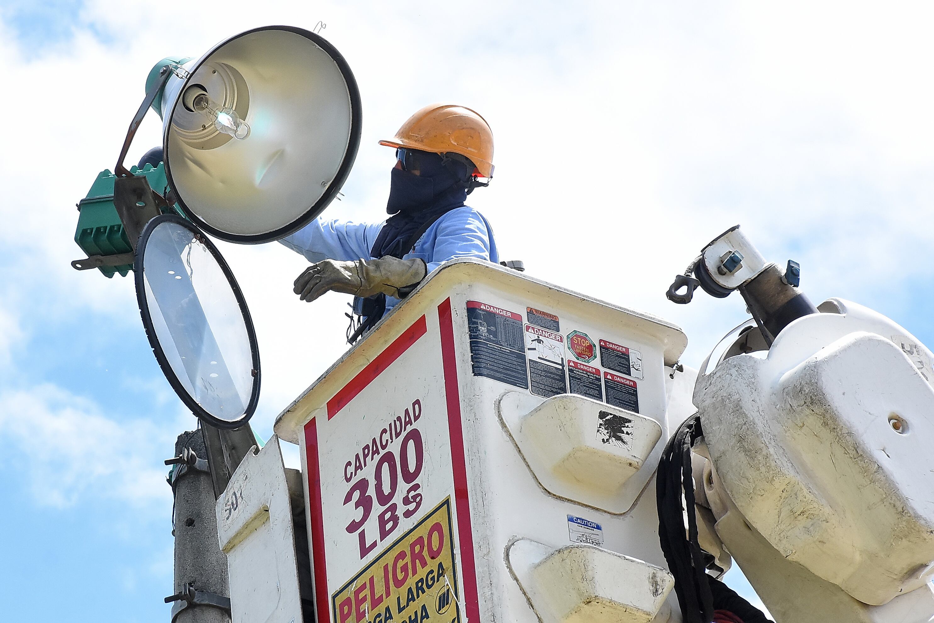 Instalación Luminarias Emcali Chiminangos I