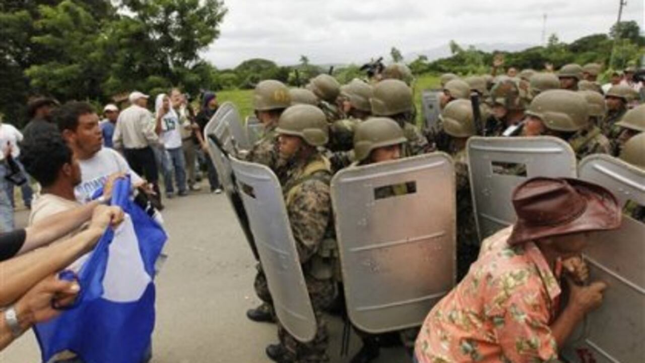 Fuertes disturbios con la entrada de Zelaya se presentaron en honduras. (Foto: AP)
