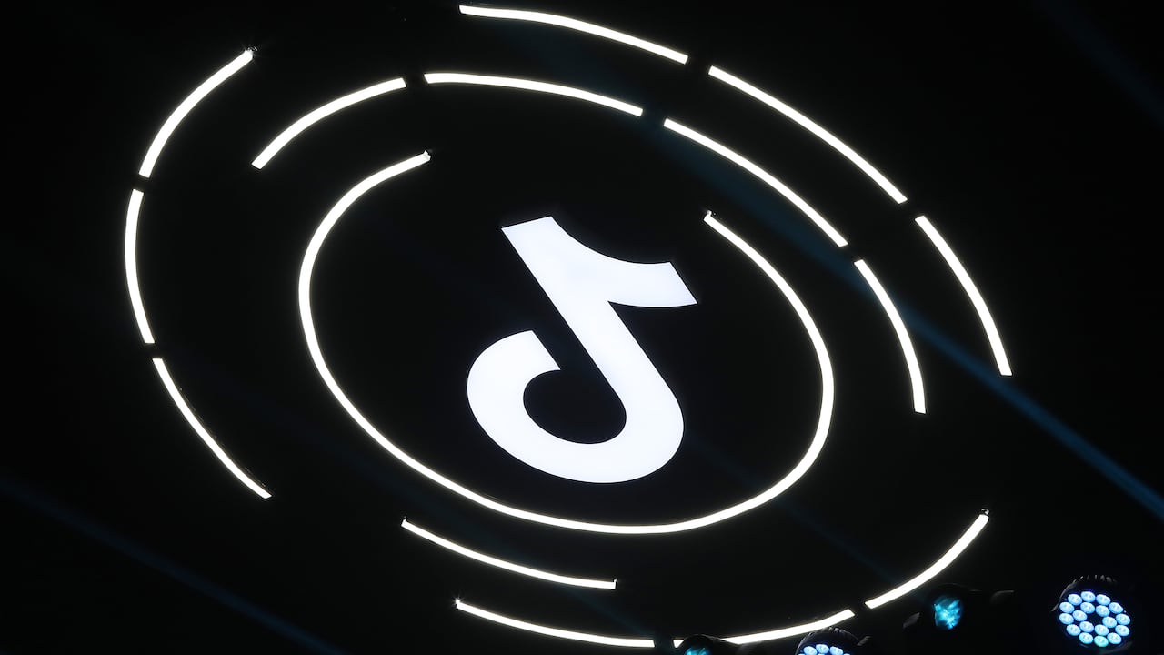 Desde criptomonedas, hasta cuentas falsas. Estas son algunas modalidades de estafa en TikTok.