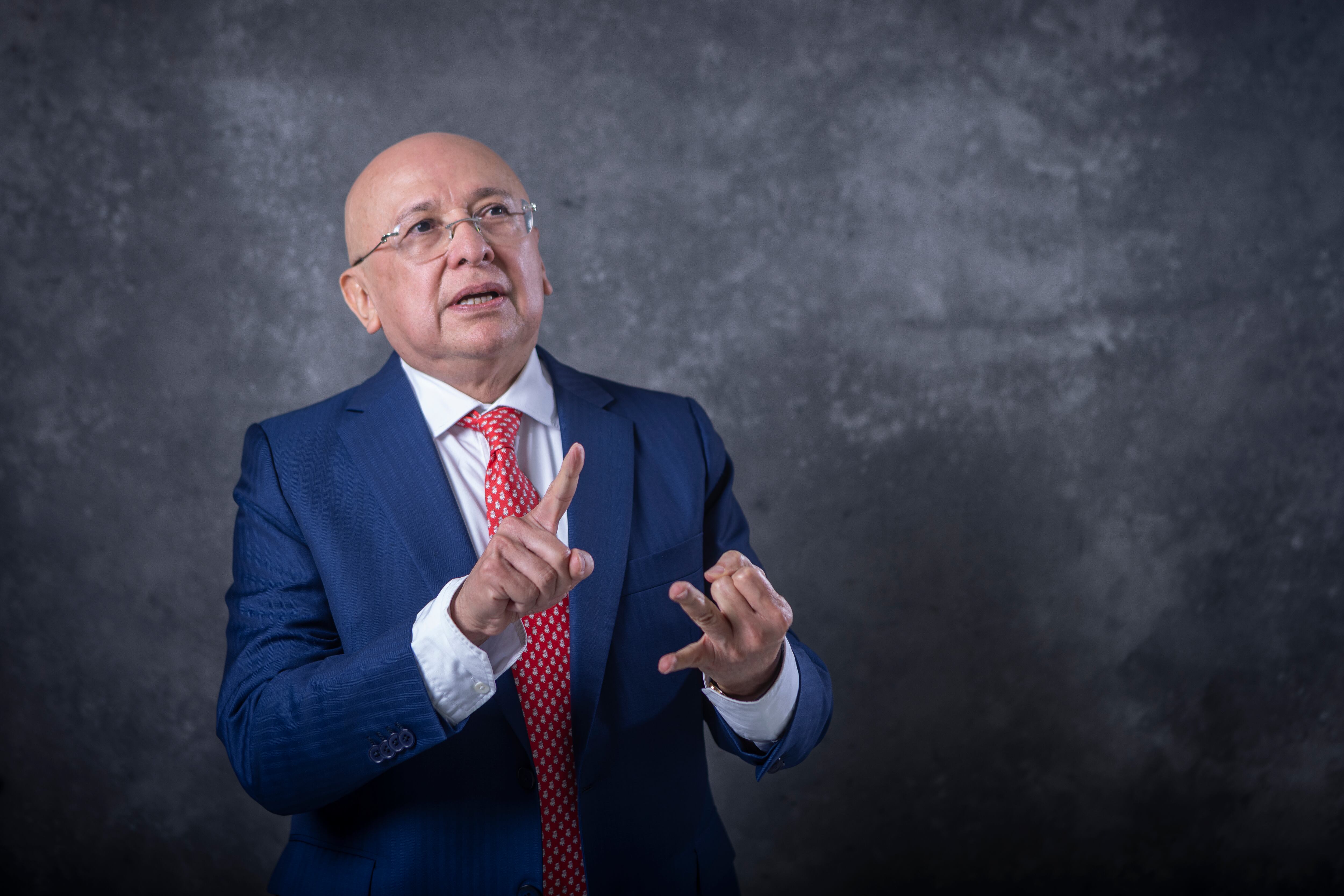 Luis Eduardo Montealegre
Ministro de justicia de Colombia