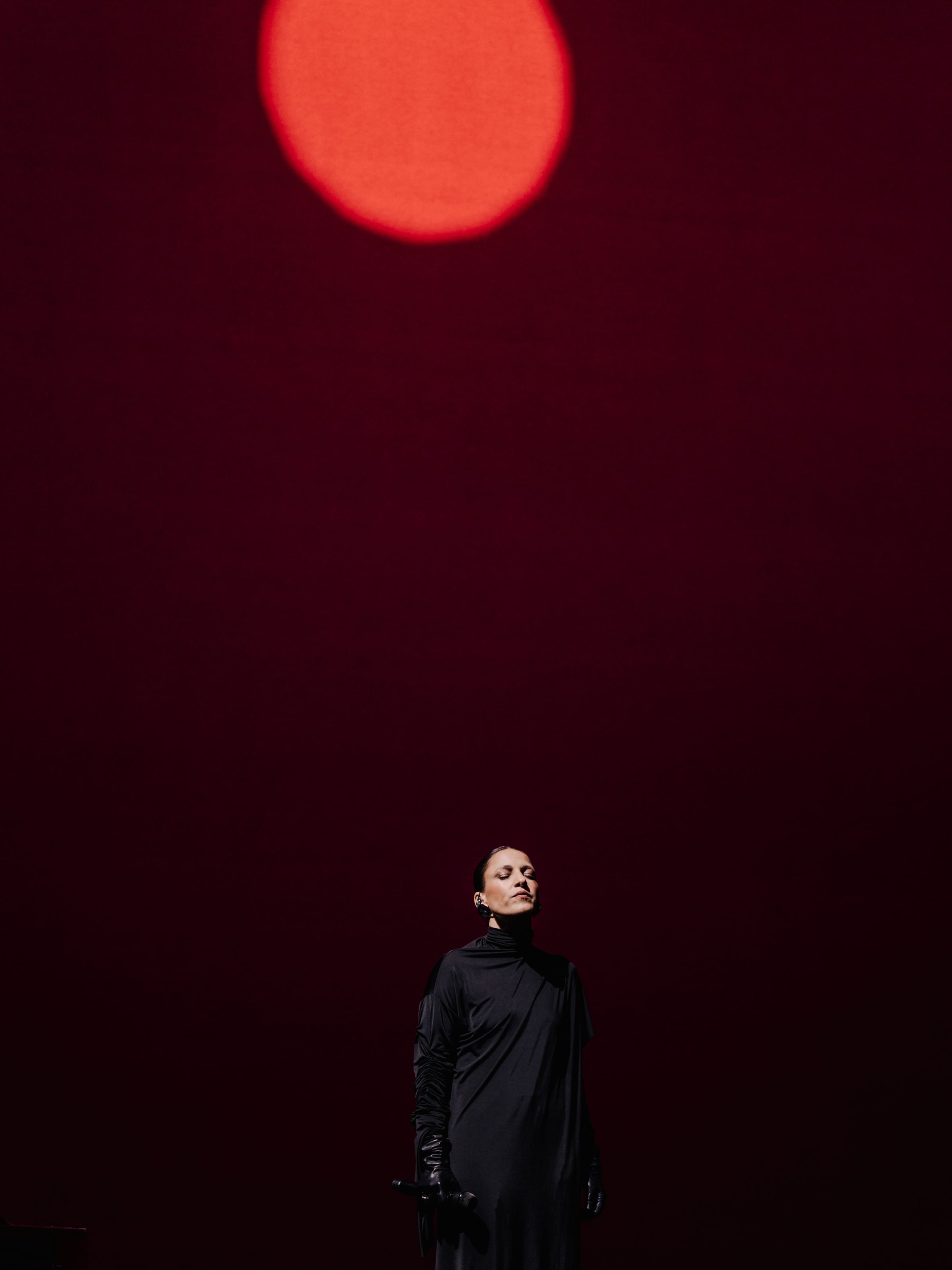 Carminho, la fadista que ha llevado la melancolía de Lisboa a los Premios Oscar y Grammy