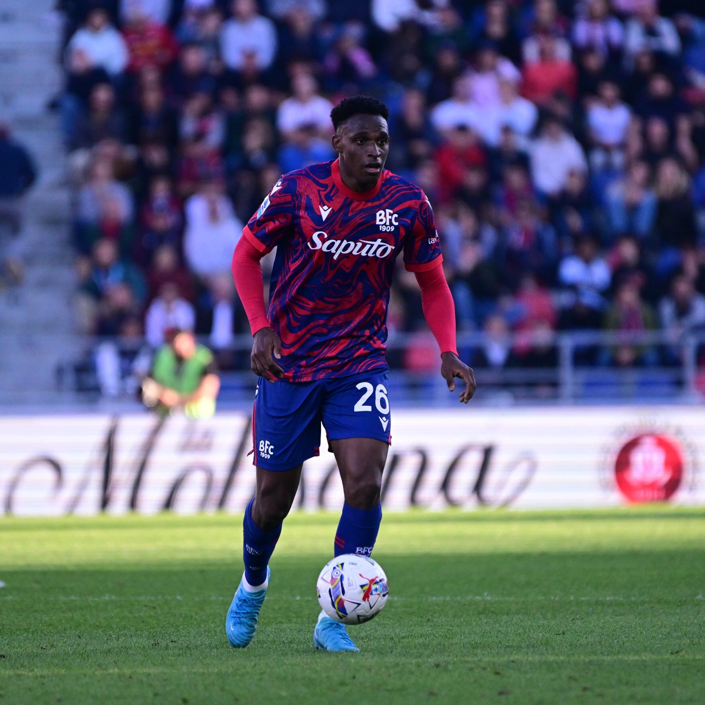 Jhon Janer Lucumí fue titular en el triunfo 2-0 contra Lecce por la fecha 11 de la Serie A de Italia.