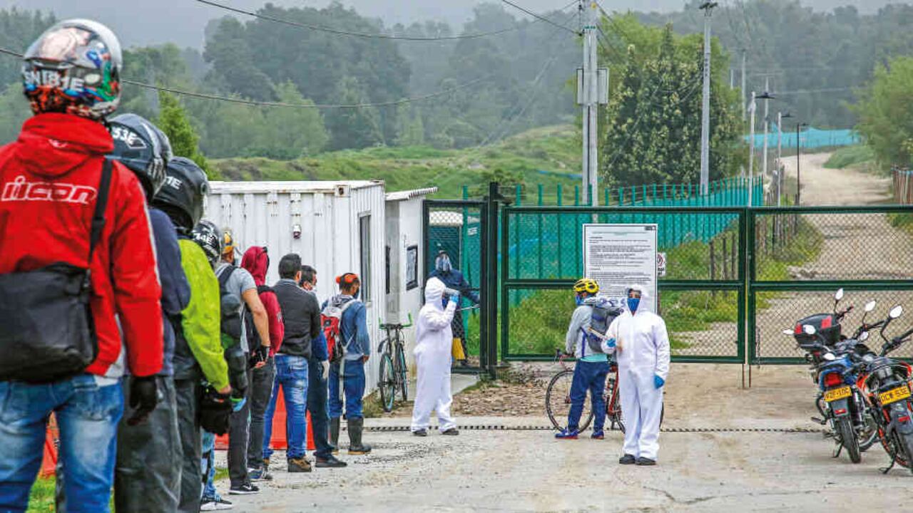 A pesar de que algunos sectores ya están retomando actividades, todavía hay mucha incertidumbre, pues el virus podría tomar fuerza nuevamente.