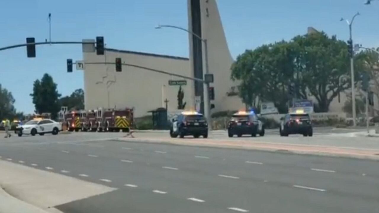 Cuatro personas resultaron heridas tras el ataque en una iglesia en el condado de Orange en Estados Unidos.