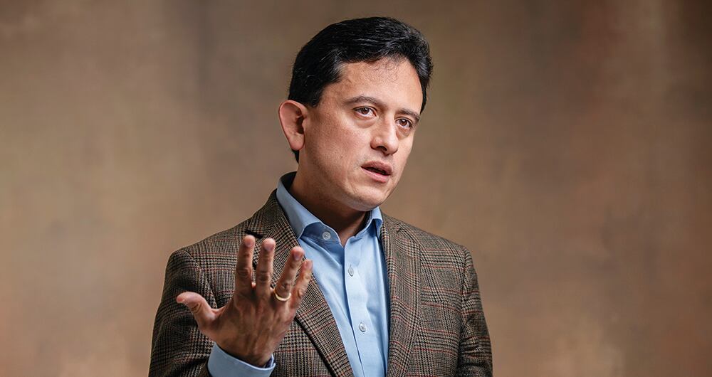 Mientras Luis Carlos Reyes denunció a varios de sus compañeros, él salió del cargo y los otros siguen en el Gobierno. 