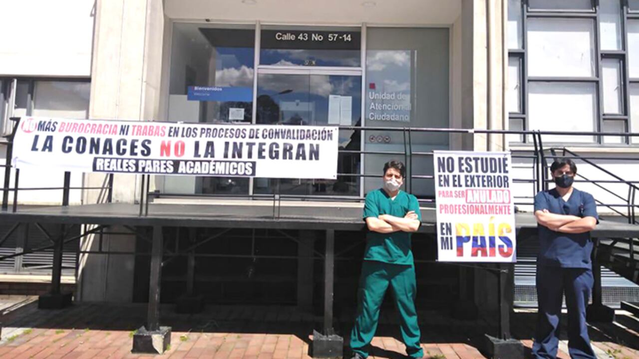 Juan Pablo Ovalle, médico en huelga que exige convalidar su título de especialista.