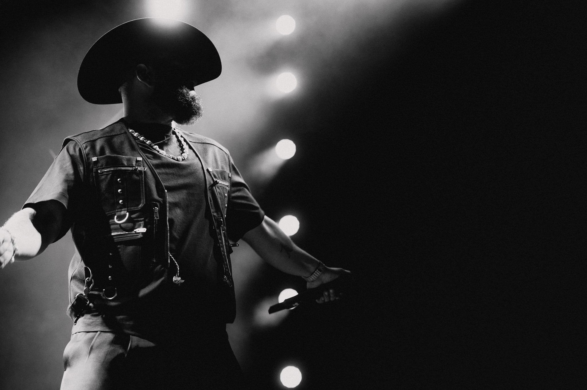 Carin León será el primer artista latino es presentarse en La Esfera de Las Vegas