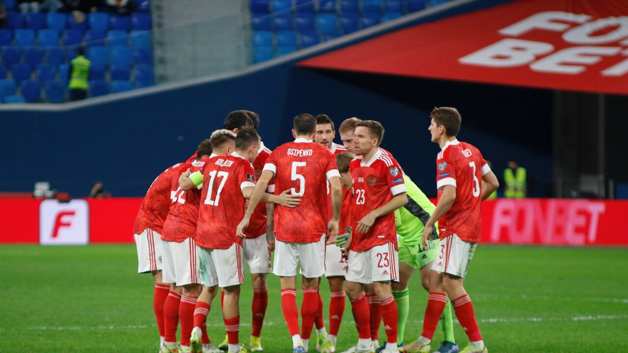 SAINT PETERSBURG, RUSSIA - 2021/11/11: Russia team players seen during the 2022 FIFA World Cup Qualifiers match between Russia and Cyprus at Gazprom Arena.
Final score; Russia 6:0 Cyprus. (Photo by Maksim Konstantinov/SOPA Images/LightRocket via Getty Images)