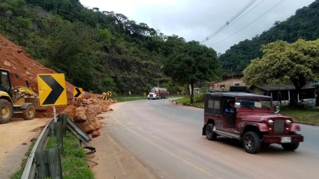 Las comunidades indígenas reclaman presencia del Gobierno Nacional en la vía a Buenaventura, aseguran que la ola invernal los ha afectado de manera significativa.
