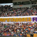 Entrega masiva de computadores en el estadio Atanasio Girardot de Medellín.