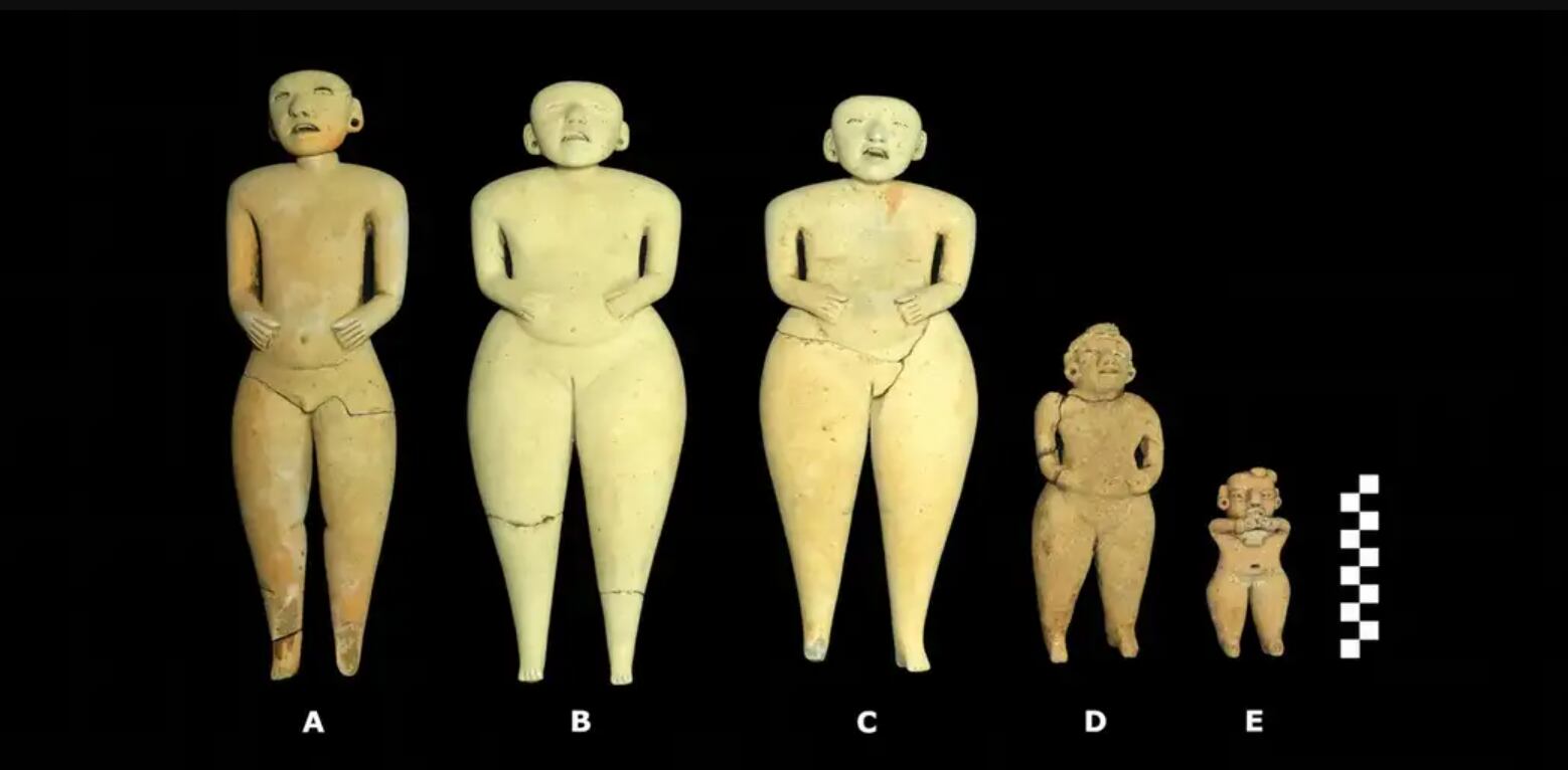 Un hallazgo en Sonsonate revela figurillas prehispánicas con cabezas articuladas.