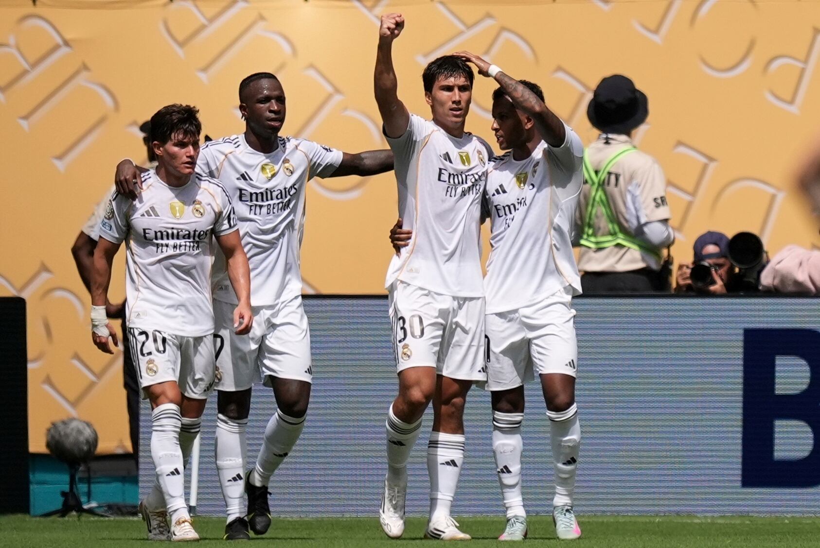 Real Madrid se fue adelante en el marcador gracias a Gonzalo Gracia.