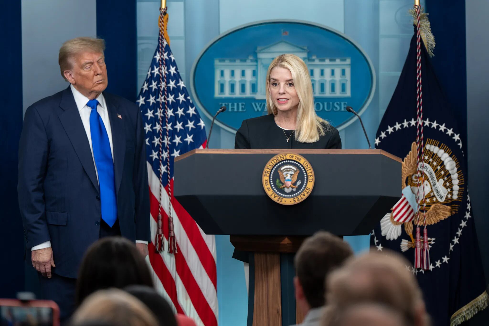 Pam Bondi y Donald Trump