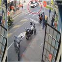 Impactante video del momento en que patrulla de la Policía choca a una moto con dos pasajeros; uno de ellos murió