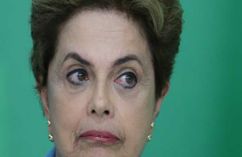 La mueca nerviosa de la presidente de Brasil, Dilma Rousseff, durante la conferencia de prensa que siguió al anuncio de su juicio político. 
