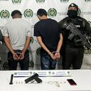 Los capturados fueron dejados a disposición de la autoridad competente por el delito de fabricación, porte y tenencia de armas de fuego y/o municiones y hurto calificado.