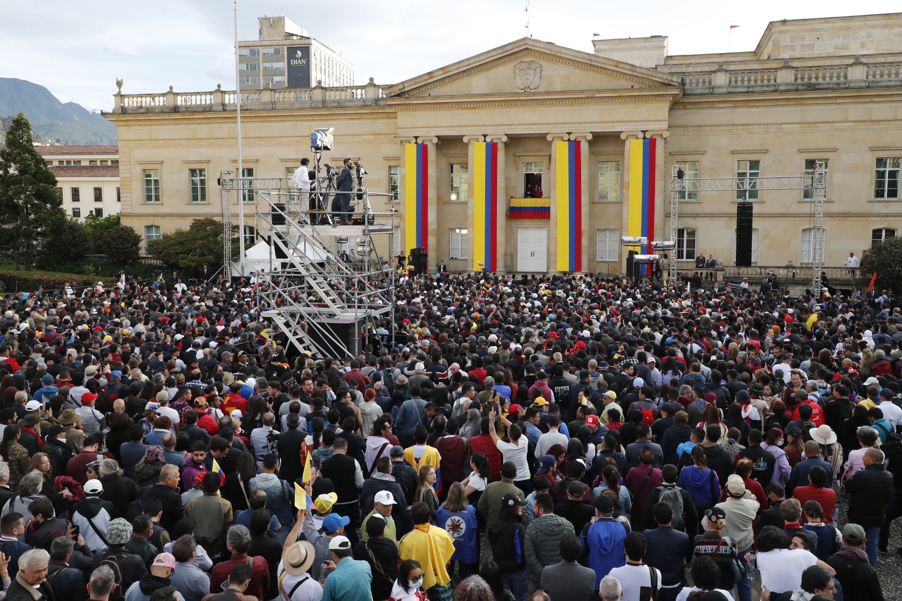 Presidente Gustavo Petro en el balcón de la Casa de Nariño, discurso.