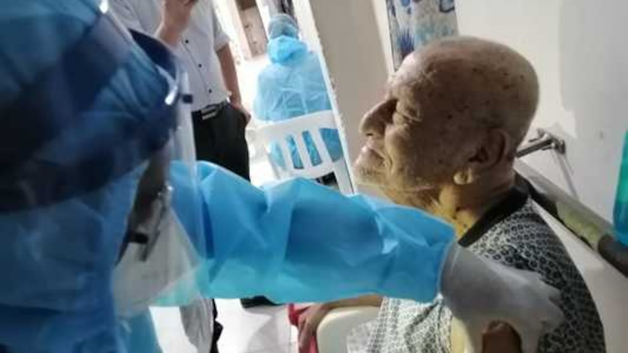 Vacunación de adultos mayores en Cali