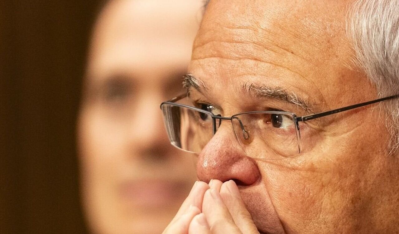 El senador Menéndez renunció "temporalmente" a la presidencia de la Comisión de Relaciones Exteriores del Senado